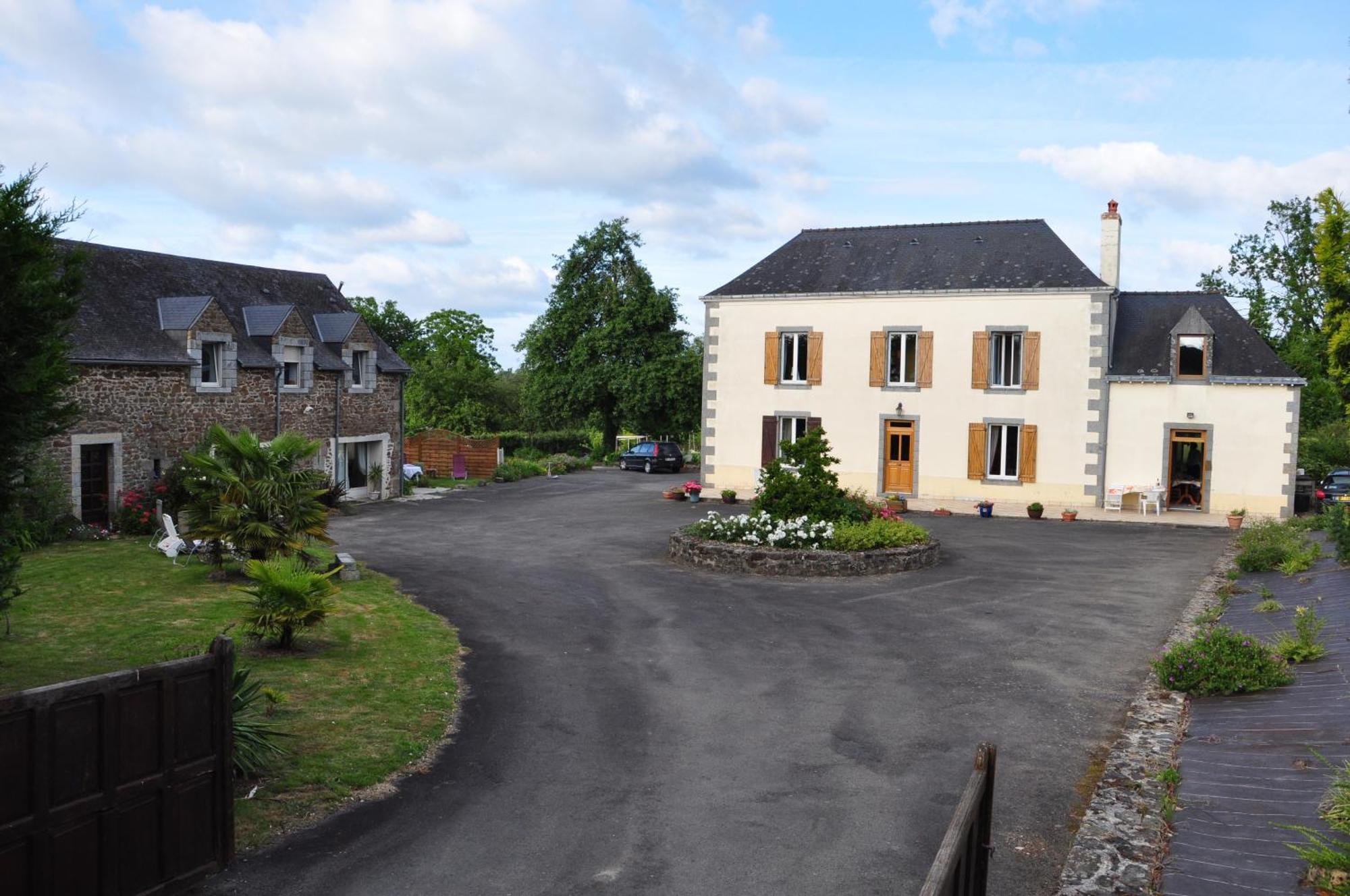 La Grande Malardiere Saint-Georges-Buttavent Экстерьер фото